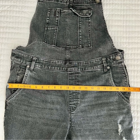 Free People We the Free Overalls Curvy fit Size 34 black raw hem - Picture 12 of 15